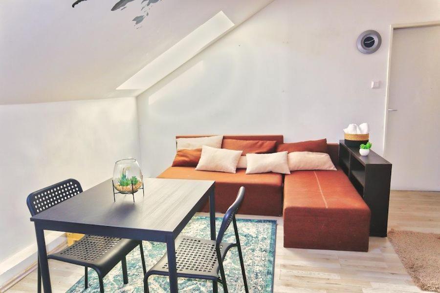 A Private Room In City Center In Bratislava Extérieur photo