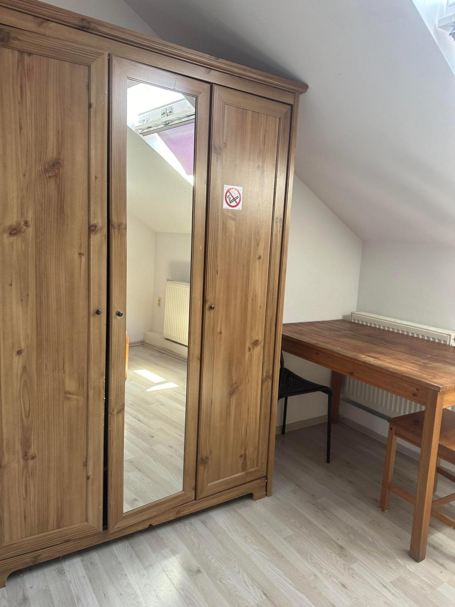 A Private Room In City Center In Bratislava Extérieur photo